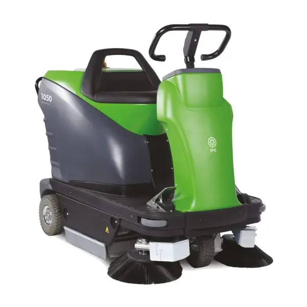 IPC 1050 Ride on Sweeper